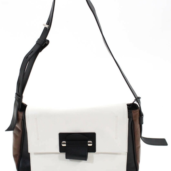 Joanna Maxham Medium Cadence Blocked Flap Shoulder - Picture 8 of 12